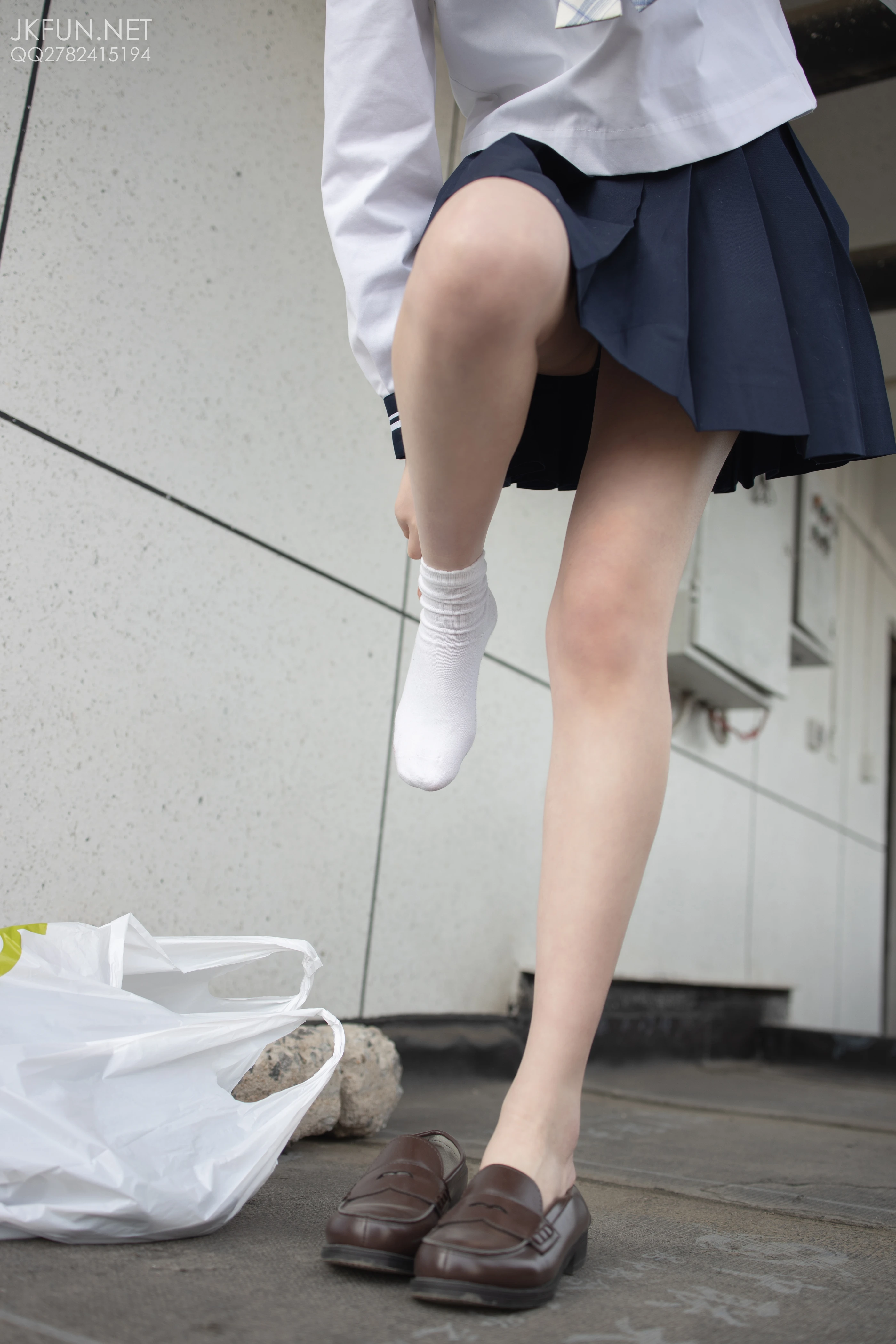 森萝财团 [JKFUN-002] Aika 可爱学妹丝足 [230P 1V]插图9